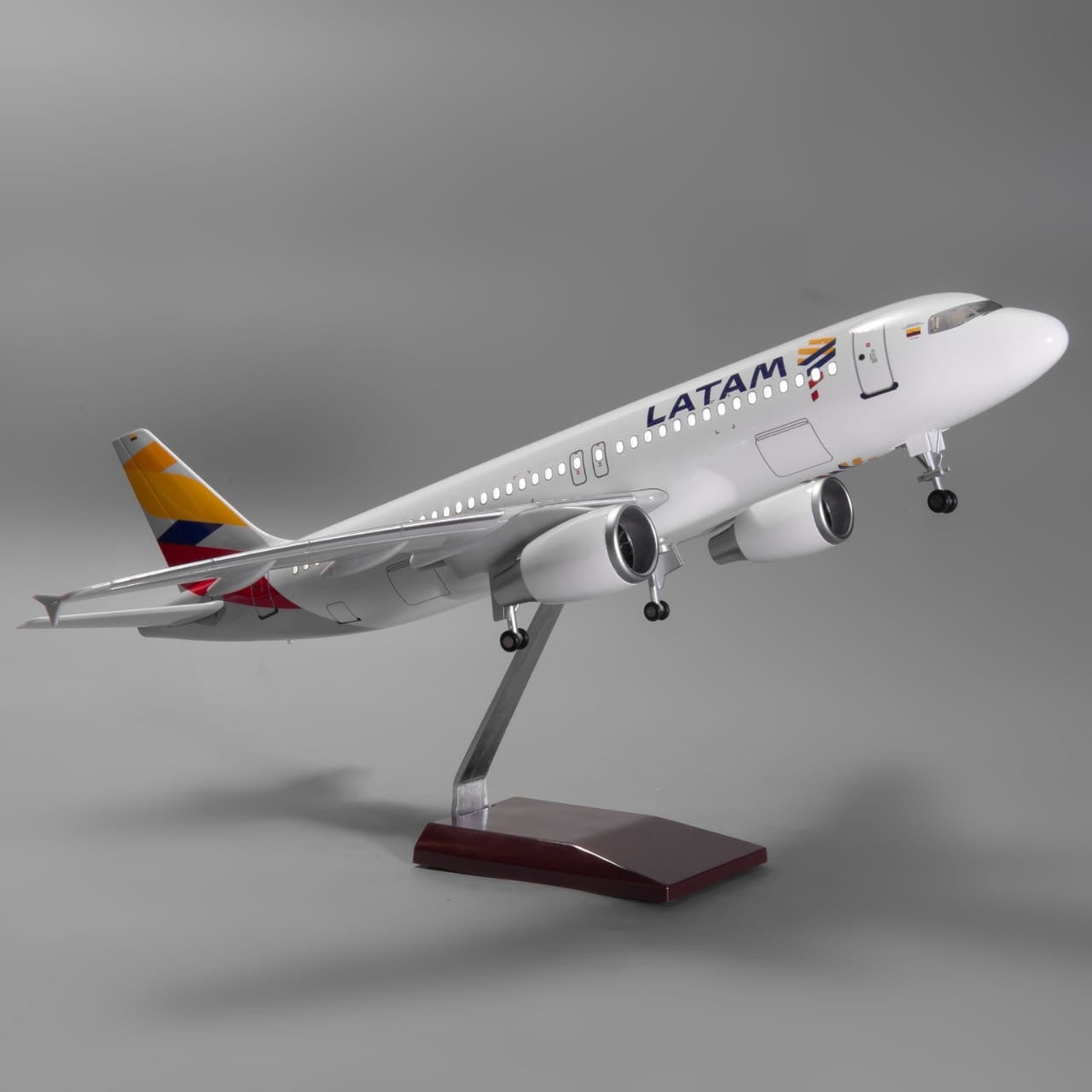 LATAM A320 - Edición especial - Colombia - 47cm - LED