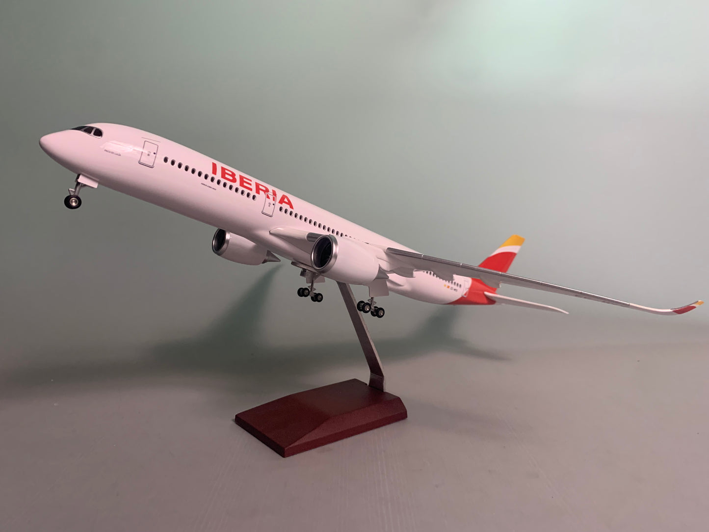 A350 IBERIA- Scale 1/142 - 47CM - 18,5 in
