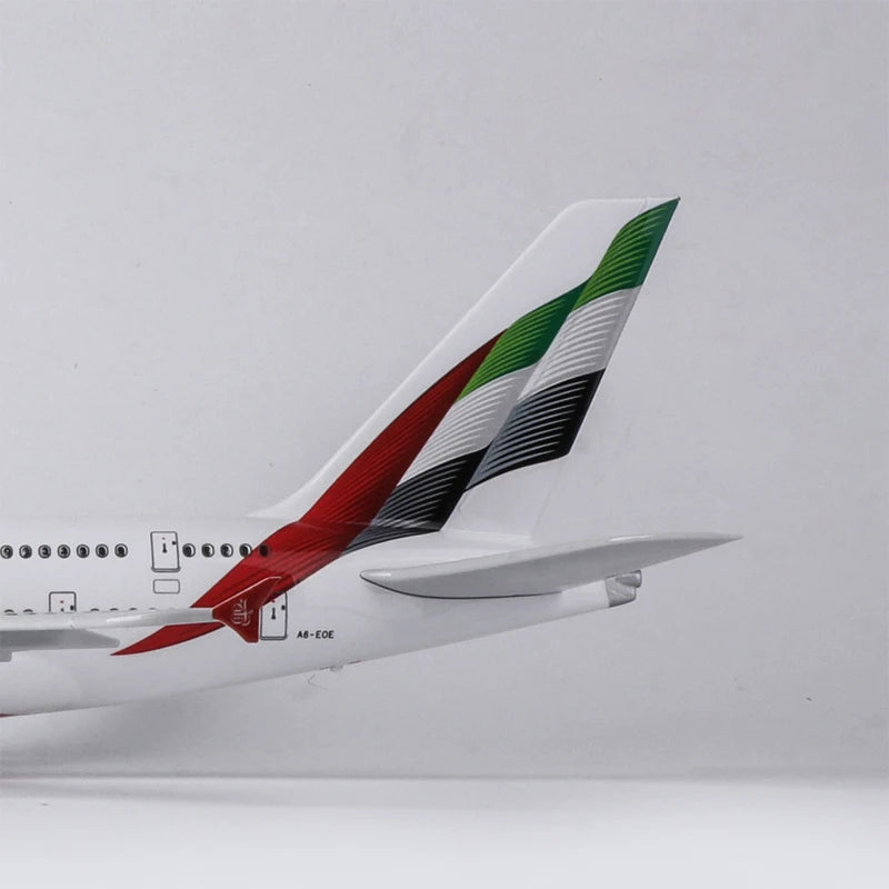 EMIRATES A380 - MODELO NUEVO - ESCALA 1/160 - 46CM - CON LUCES