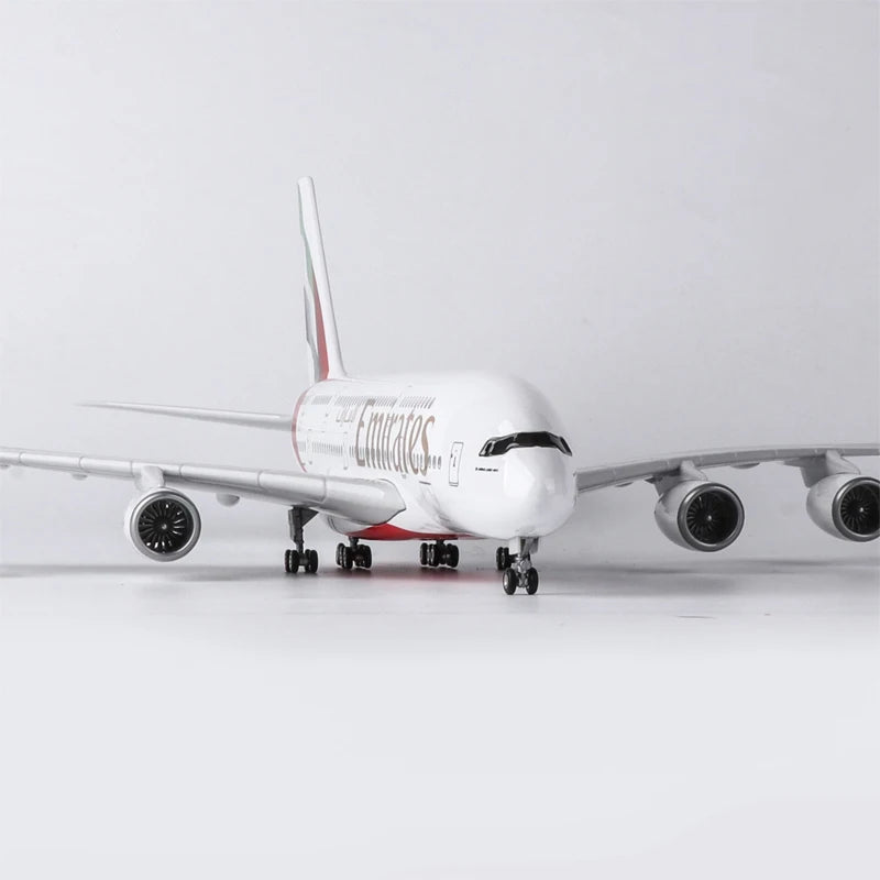 EMIRATES A380 - MODELO NUEVO - ESCALA 1/160 - 46CM - CON LUCES