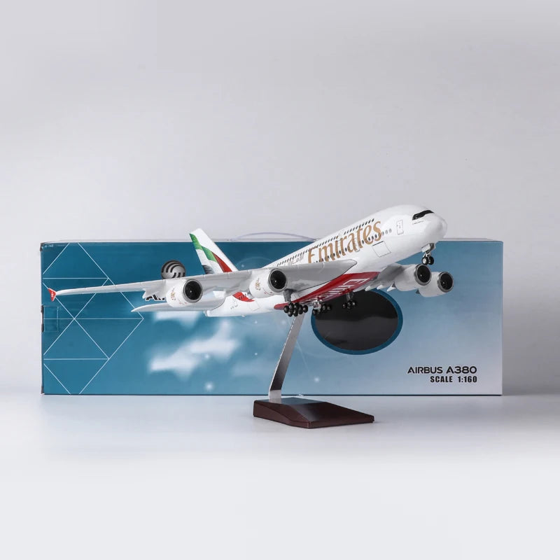 EMIRATES A380 - MODELO NUEVO - ESCALA 1/160 - 46CM - CON LUCES