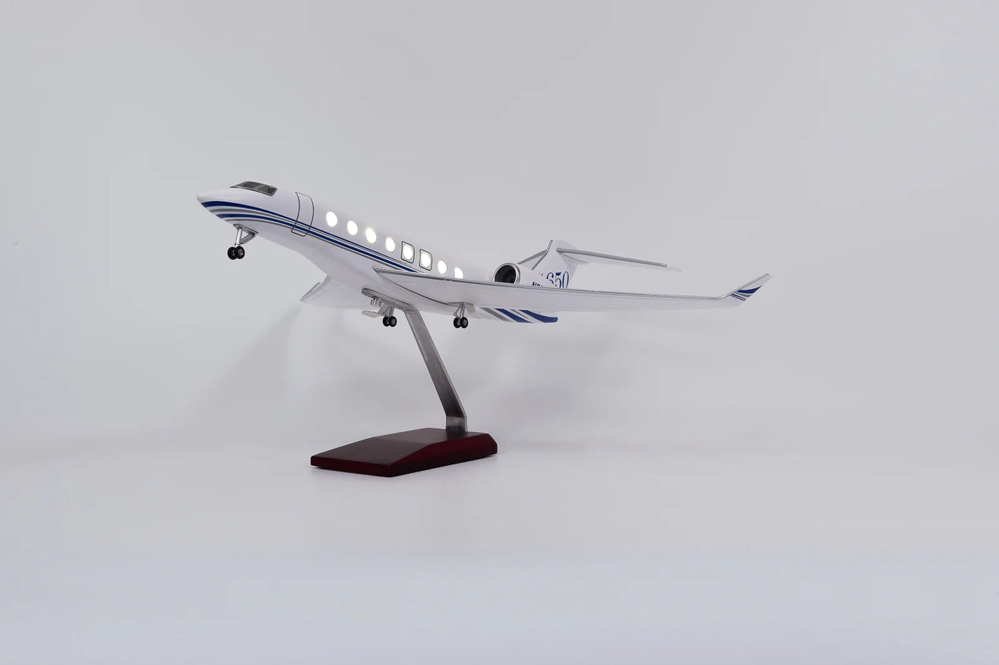 Gulfstream G650ER - Escala 1:50 - L: 45 cm - LED